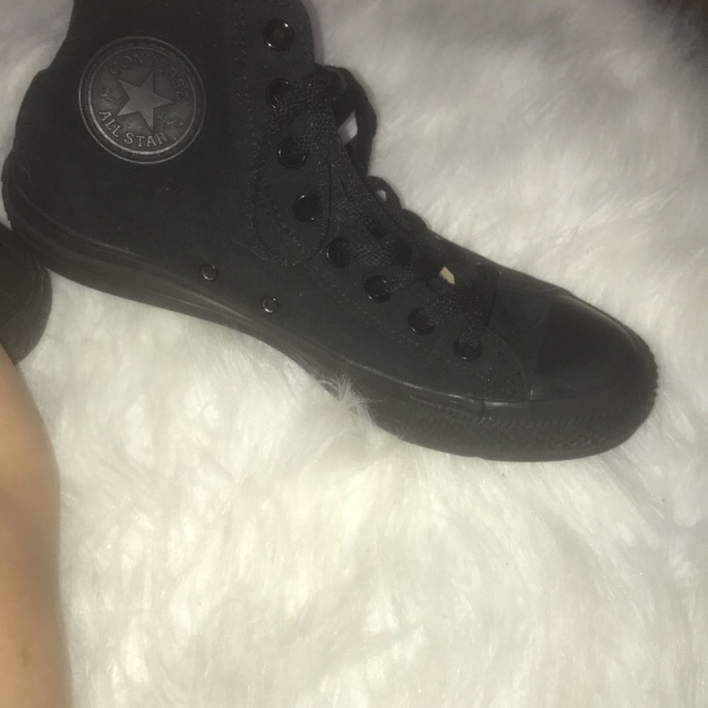 all black women converse
